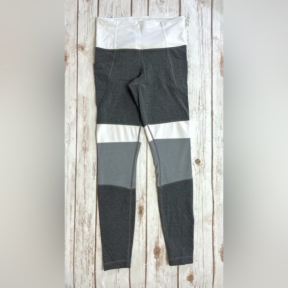 Athleta Modblock Salutation Grey White Leggings Size XS - Picture 5 of 6